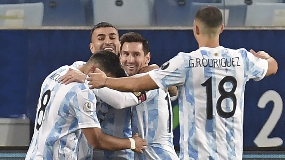 Argentina enfrenta a Ecuador por un lugar en la semifinal