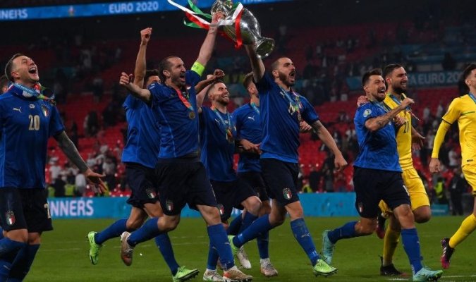 Italia rompe larga racha en Eurocopa y se une a las maldiciones que acabaron en 2021
