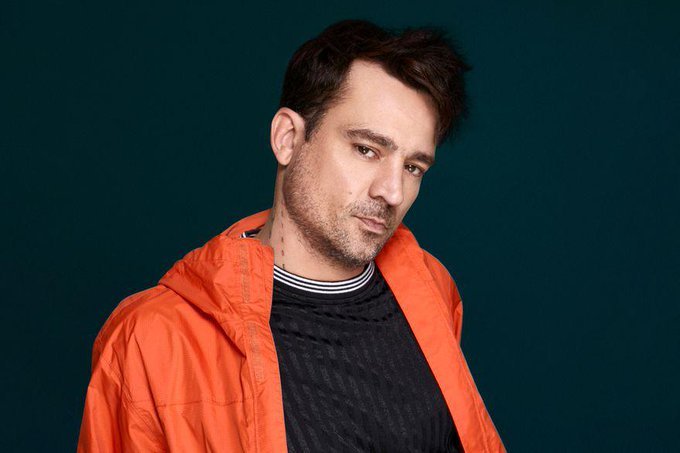 El cantante Chano Carpentier fue baleado por un policía y se encuentra internado en terapia intensiva.