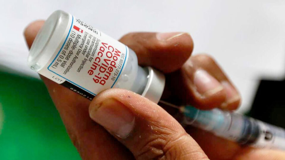 Argentina comenzará a aplicar la vacuna de Moderna a menores de 18 años