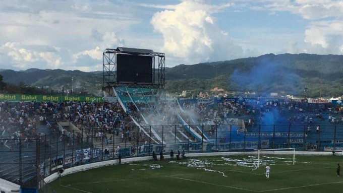 Gimnasia sería el primer club del país en jugar con público