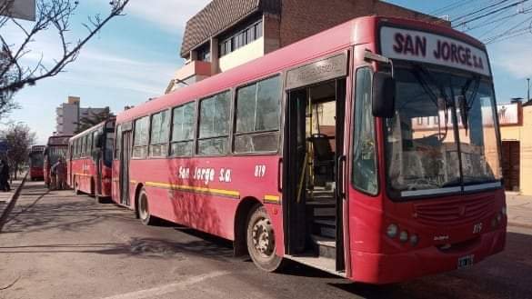Desde la otra semana se exigirá estar vacunado para usar el colectivo en Jujuy