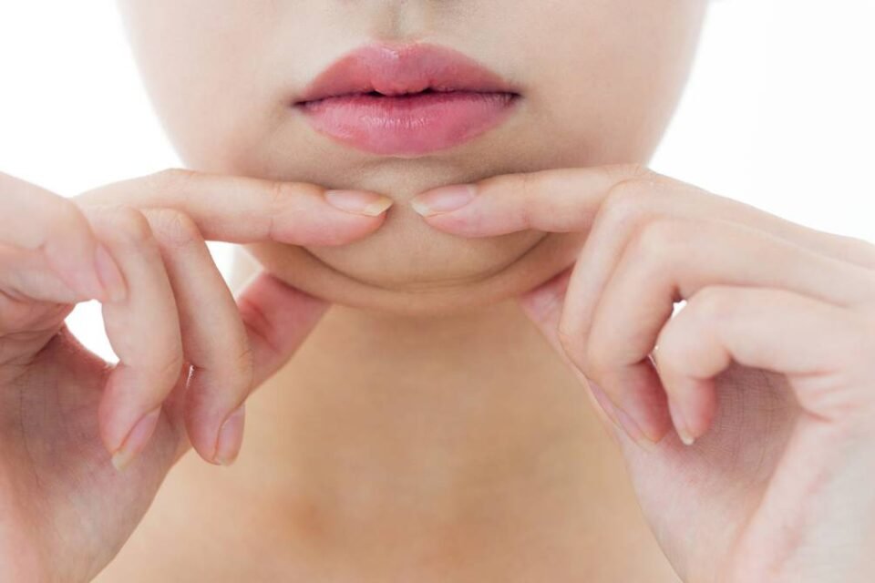 ¿Cómo eliminar la papada del cuello y cara de forma natural?
