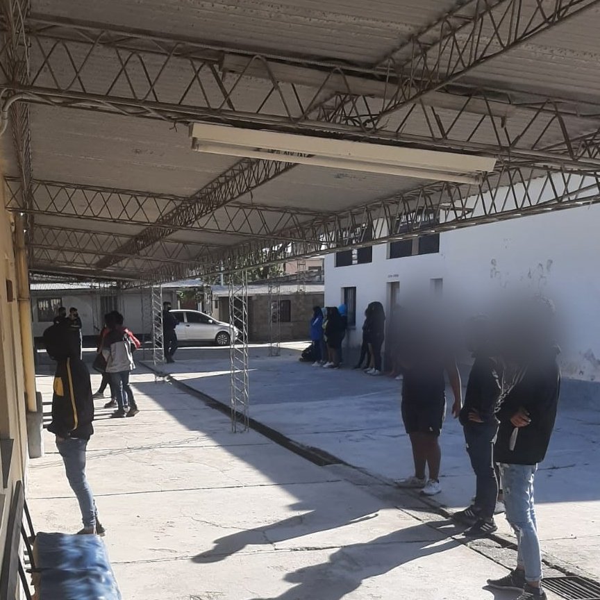 75 personas arrestadas en una «fiesta clandestina»