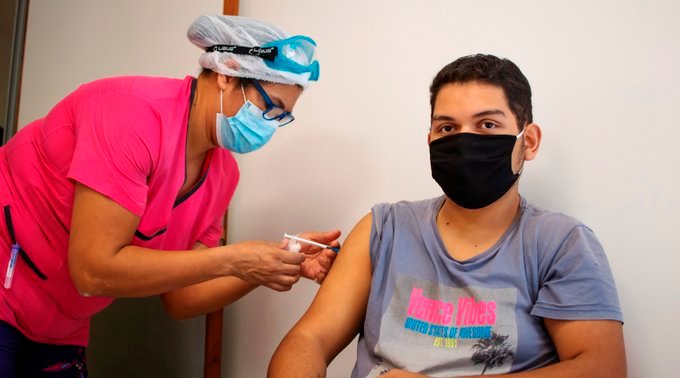 Continúa la vacunación contra el Covid en capital