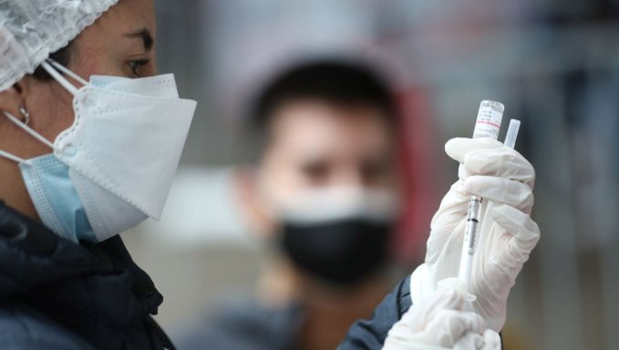 OMS: La pandemia «podría estar controlada» en marzo de 2022