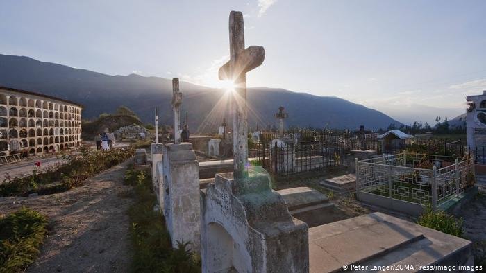 Perú supera los 200.000 fallecidos por la covid-19