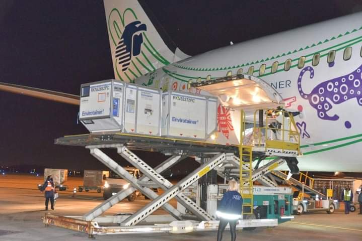 Llegaron al país 3.293.400 de vacunas AstraZeneca