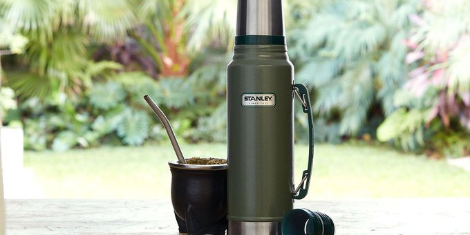 La historia del termo Stanley, el producto más amado por los argentinos afuera: quién lo creó