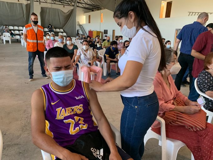 Comenzó la vacunación a alumnos que harán la Cena Blanca