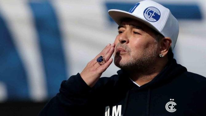 Caso Maradona: los siete imputados por la muerte serán fichados con foto y huellas