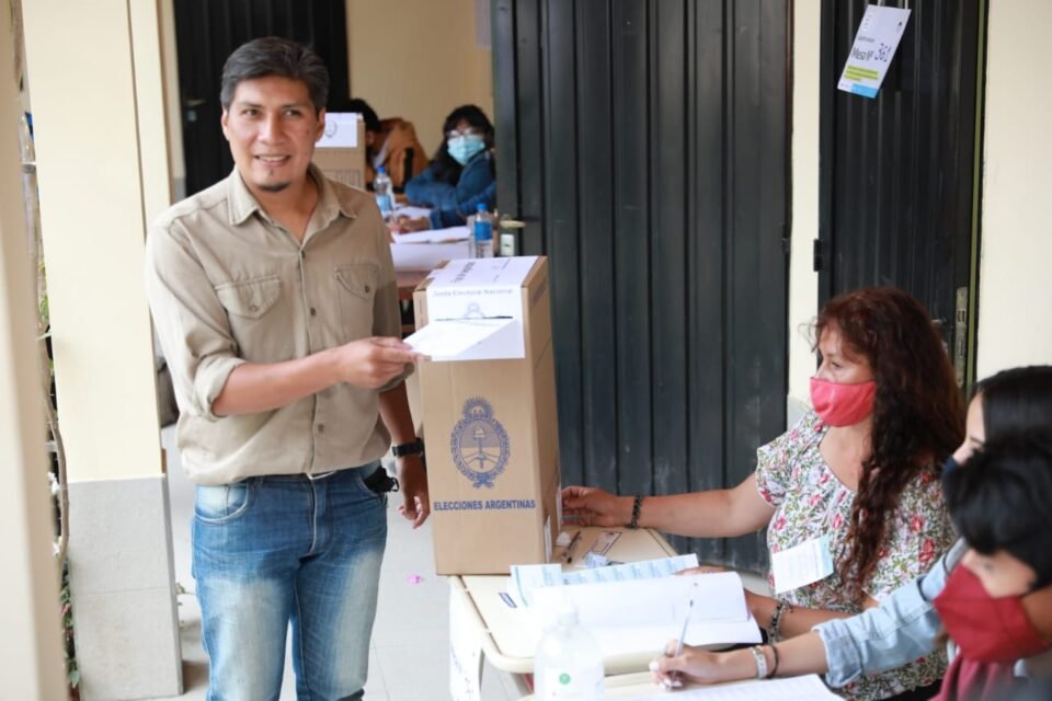 Alejandro Vilca «esperemos hacer historia con el apoyo del pueblo jujeño»