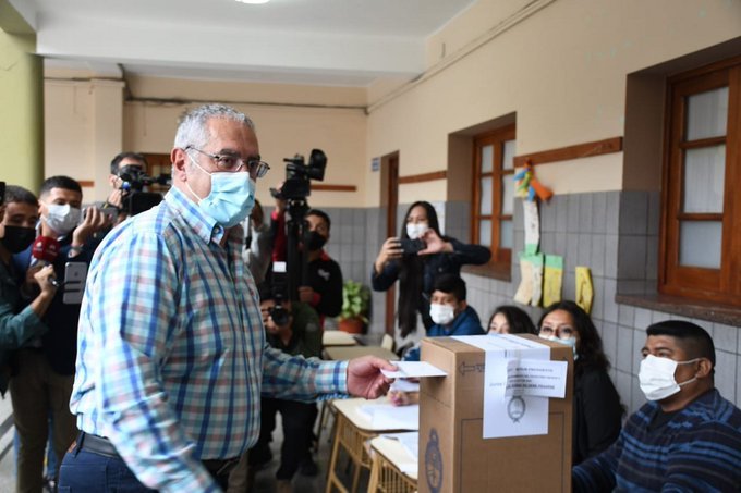 Gustavo Bouhid emitió su voto y confirmó un caso positivo de Covid19 en Huacalera