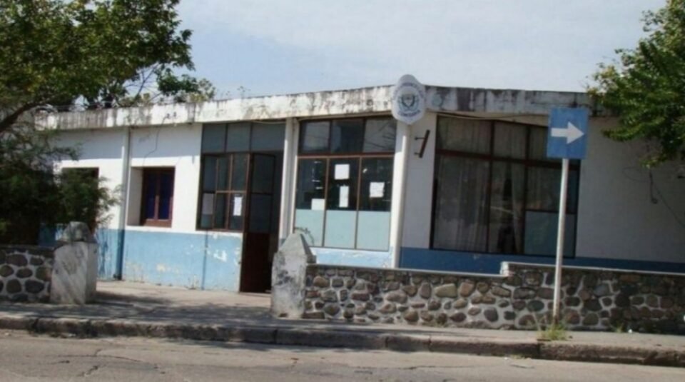 Una mujer fue apuñalada por un supuesto problema de dinero