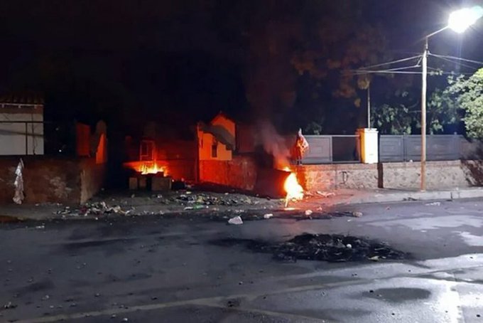 Incendiaron la residencia del gobernador de La Rioja