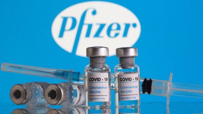 Pfizer y BioNTech aseguraron que su vacuna es eficaz contra la variante Ómicron