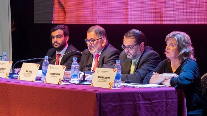 Polémica por el aumento de sueldo del Intendente y concejales capitalinos