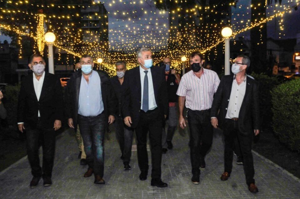 Se reabrió la Plaza España para la concurrencia del público