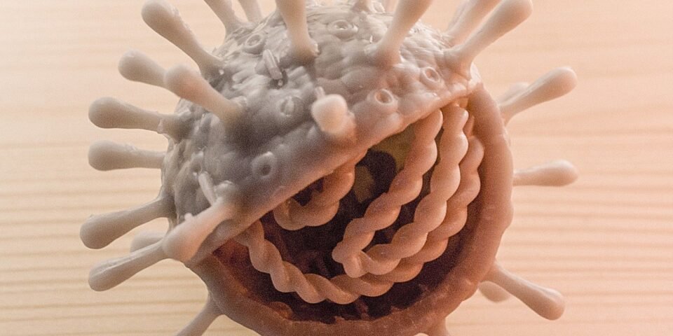 Descubrieron la variante Deltacron, combinación de Delta y Ómicron