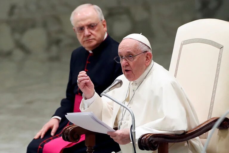El papa Francisco invocó a rezar por la paz en Ucrania