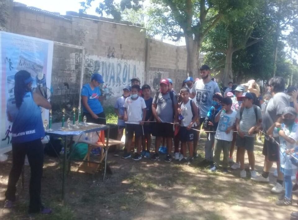 Colonias de barrios capitalinos realizan actividades de conciencia ambiental