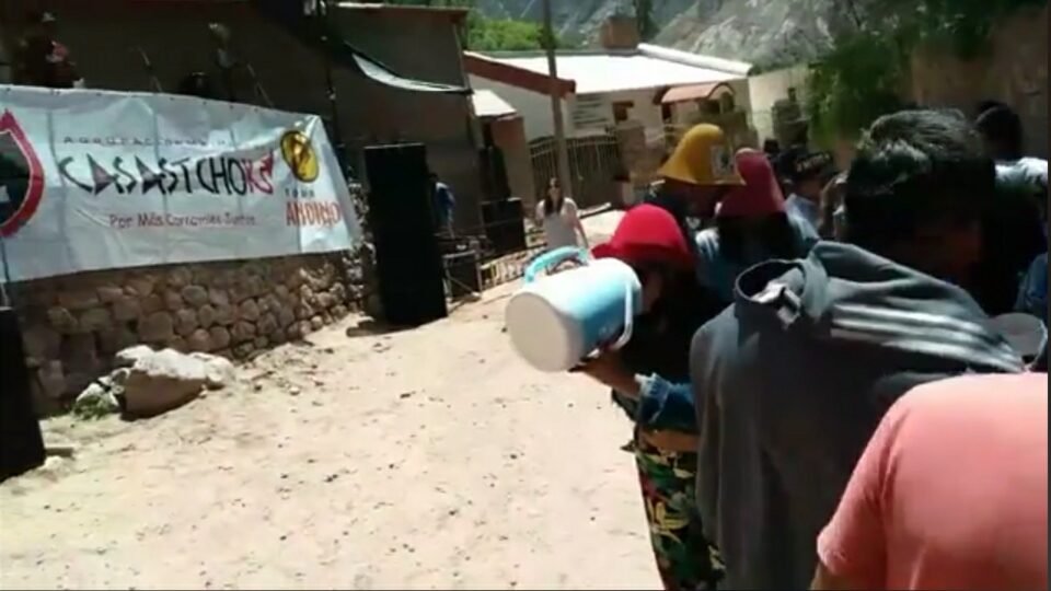 Una multitud se congrega en Maimará por la chaya 2022