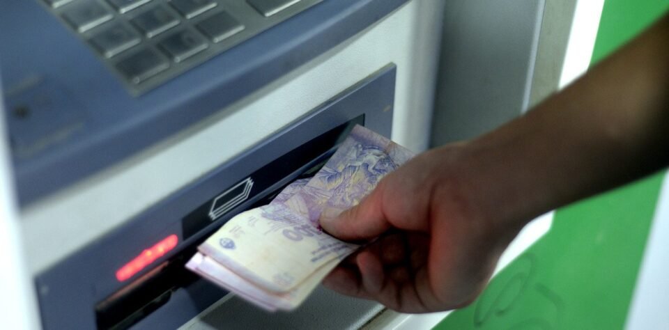 Cajeros automáticos: en qué días y horarios es conveniente ir