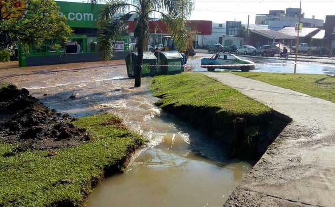 Se rompió un acueducto en Ciudad de Nieva y hay cortes en zonas aledañas