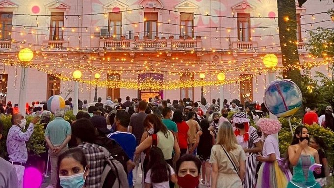 Comienzan los espectáculos gratuitos de artistas locales en Plaza España