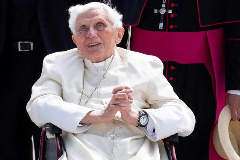 Benedicto XVI pidió perdón por los abusos sexuales a menores ocurridos bajo su gestión