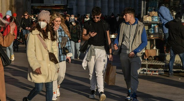 Caen los contagios, pero la OMS alertó que la pandemia «no terminó»