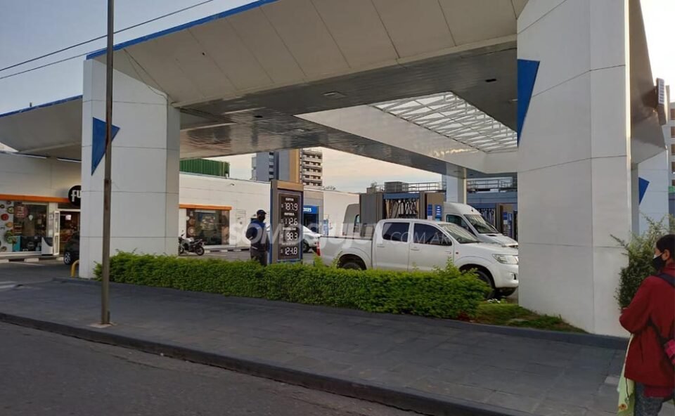 El Gobierno volvió a suspender el incremento de los combustibles