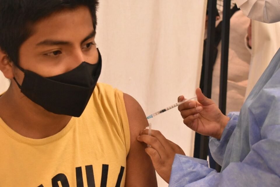 La tercera dosis se aplica desde los 12 años en adelante