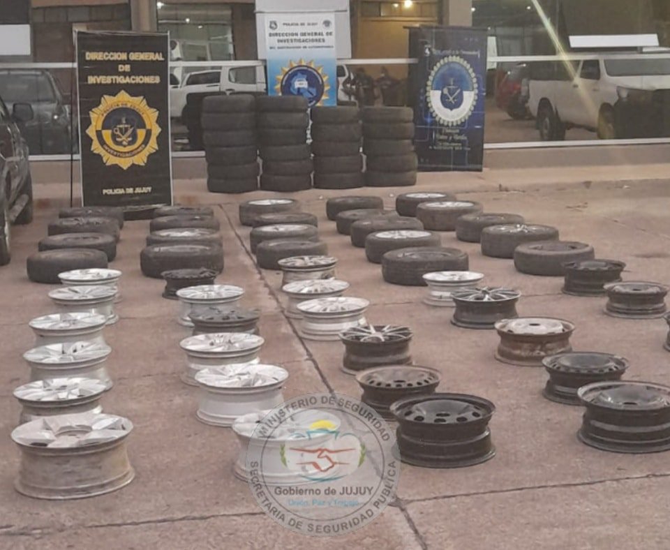 Desbarataron a una banda que robaba cubiertas en Alto Comedero