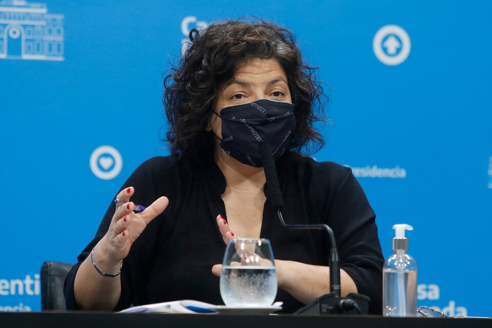 Carla Vizzotti recomendó mantener el uso del barbijo