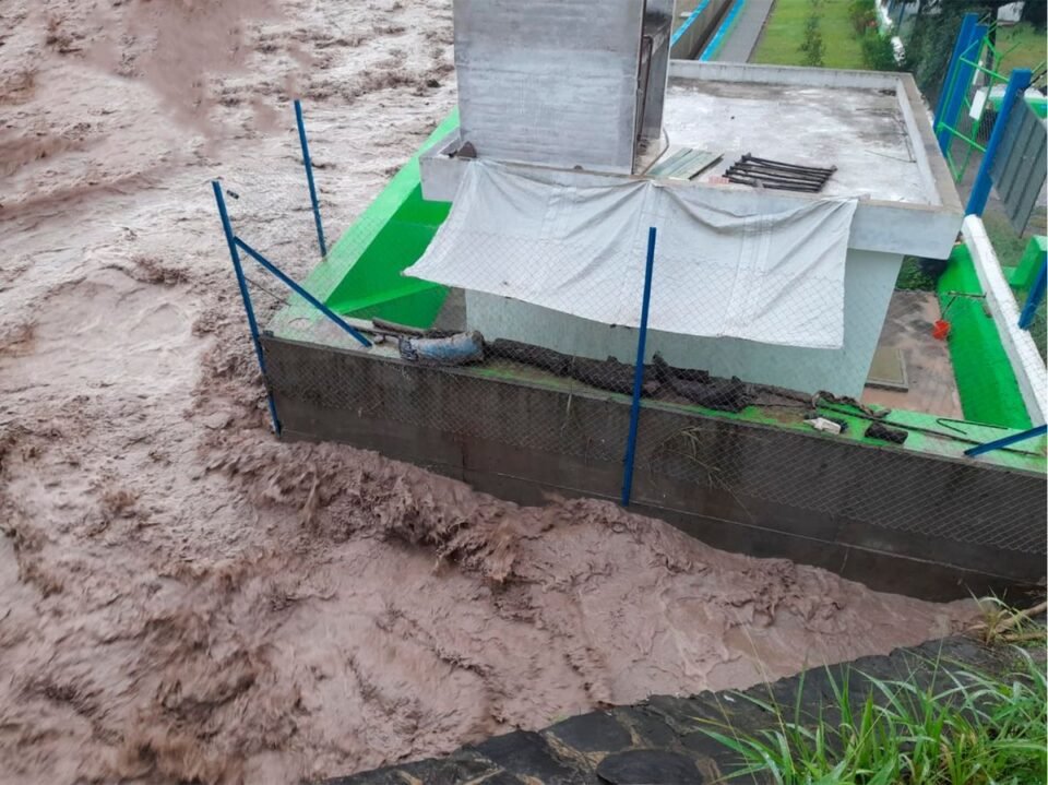 Precipitaciones y crecidas afectan al servicio de Agua Potable