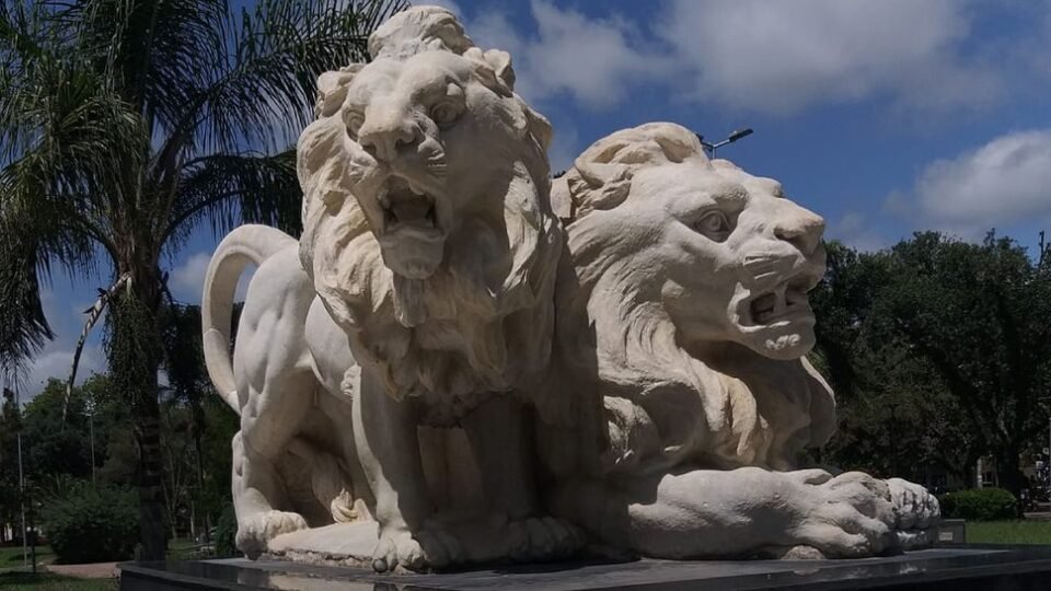 Volvieron a exhibir los Leones de Lola Mora