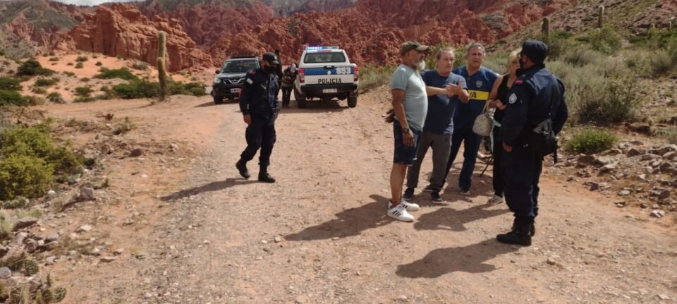 Turistas vandalizaron la «Quebrada de las Señoritas» y fueron multados