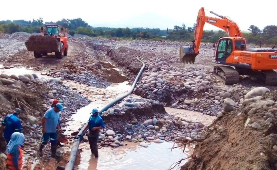 Agua Potable concluyó la reparación del acueducto arrastrado por el Río Grande