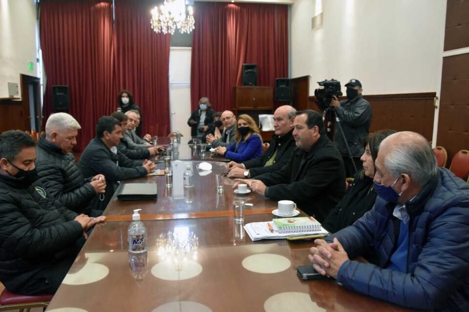 Por qué las subvariantes de Ómicron podrían generar una nueva ola de COVID-19