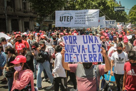 El Frente de Todos celebra divido el Dia del Trabajador