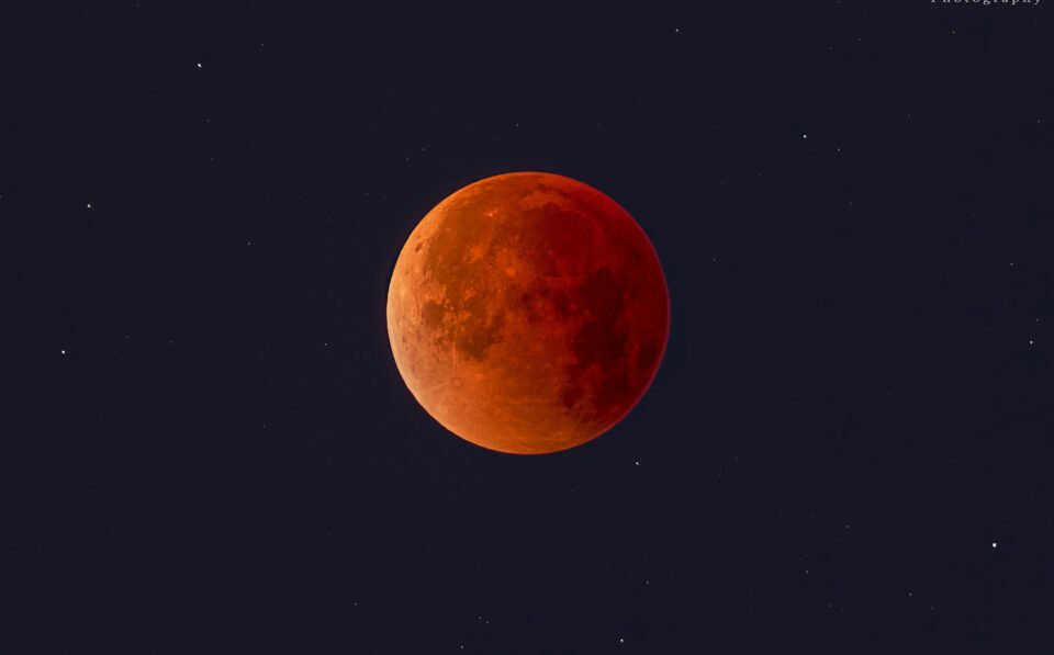 Las impresionantes imágenes del eclipse lunar