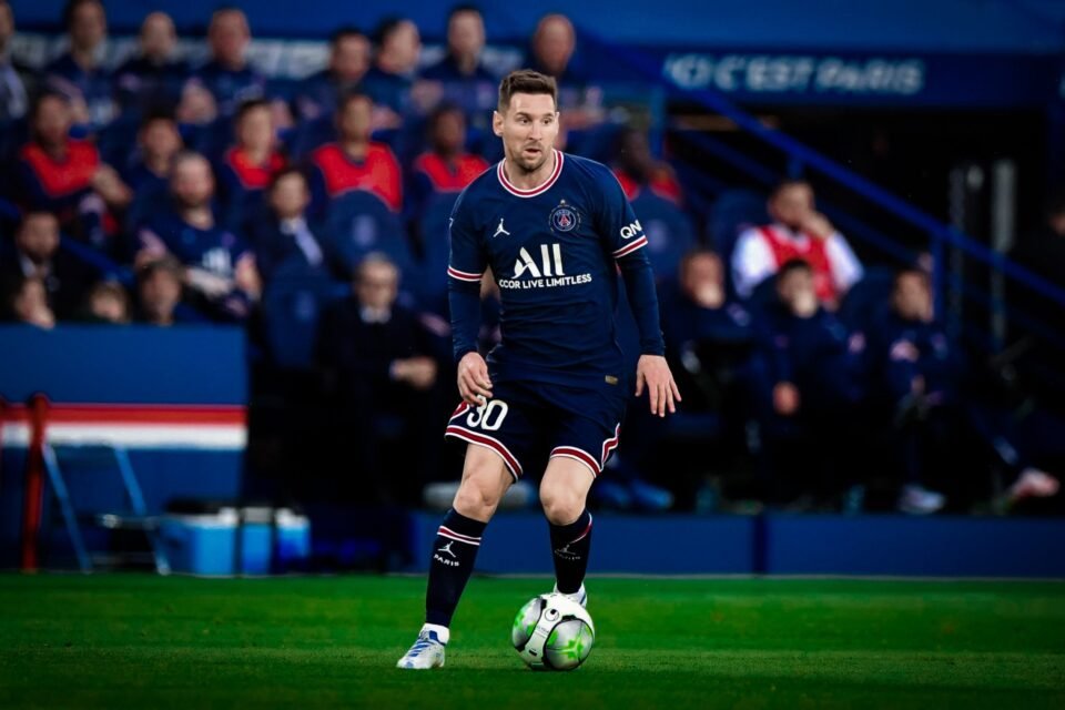 Messi volvió a ser silbado por el público del PSG