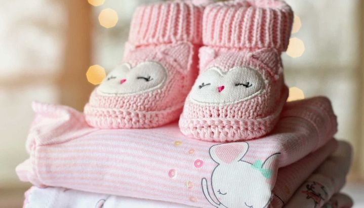 Arman ropero comunitario para mamás y bebés del Materno Infantil