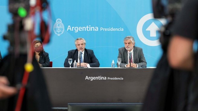 Alberto Fernández anunció un aumento salarial a investigadores