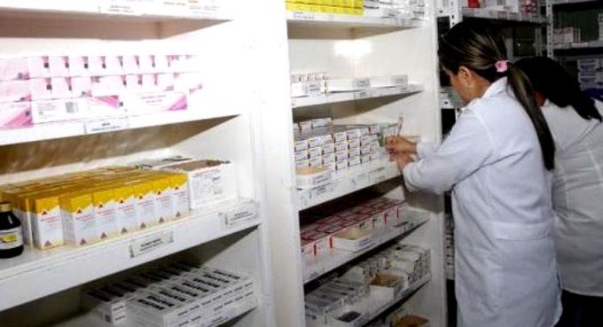 Denuncian faltantes de medicamentos en algunas farmacias