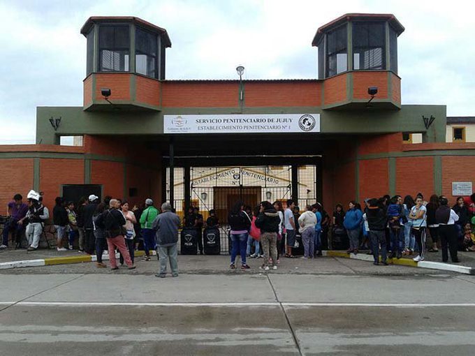 Imputaron a 5 penitenciarios por tortura y homicidio calificado