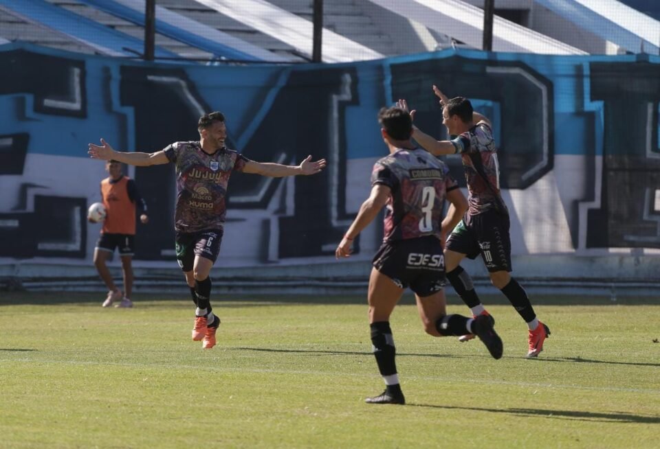 Gimnasia goleó a Temperley por 3 a 0
