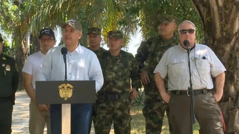 Un multimillonario de EE.UU le hizo un curioso regalo al Presidente de Ucrania