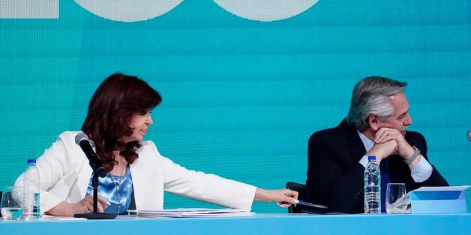 Cristina Kirchner le dijo a Alberto Fernández: «Te pido que uses la lapicera»